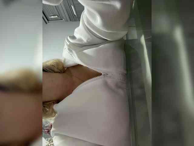 lucygirl-'s sex show image