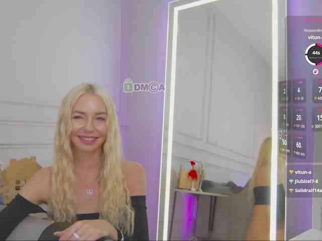 WhiteGirl-one's sex show image