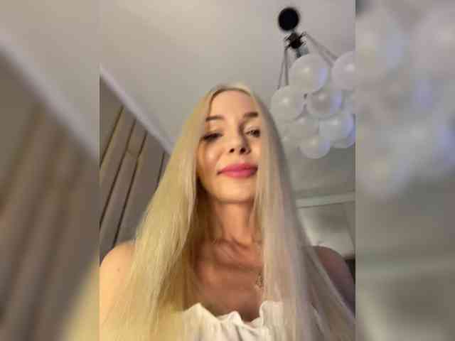 WhiteGirl-one's sex show image