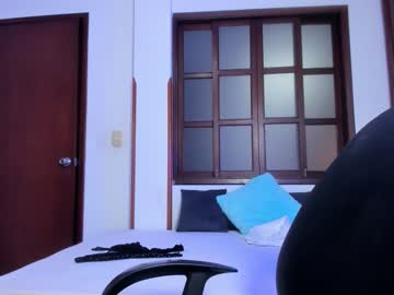 iris_torrez's sex show image