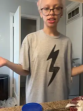 jojosbizarrelyf's sex show image