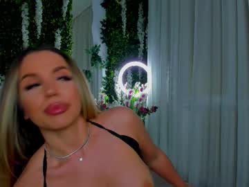 zinasquirts's sex show image