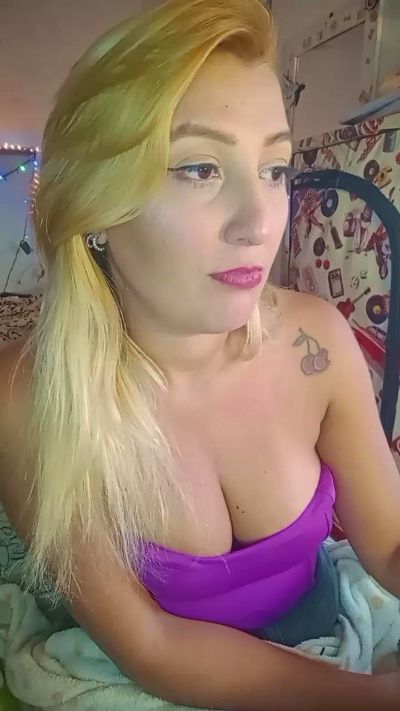 Mazie07's sex show image Mazie07's sex show image