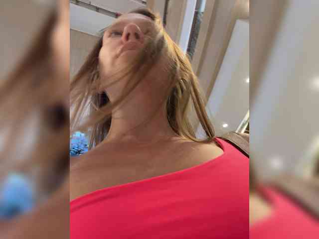 Linnea's sex show image