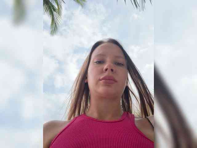 Linnea's sex show image