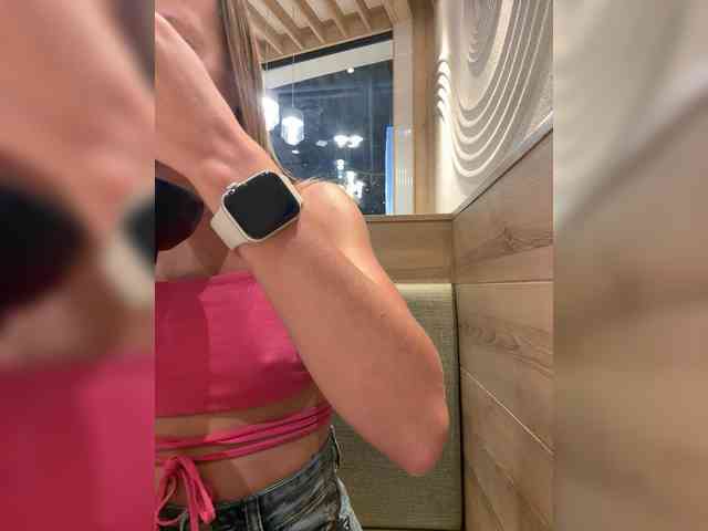 Linnea's sex show image