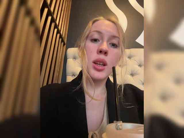 Likachkaa's sex show image