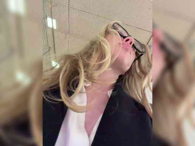 Likachkaa's sex show image Likachkaa's sex show image