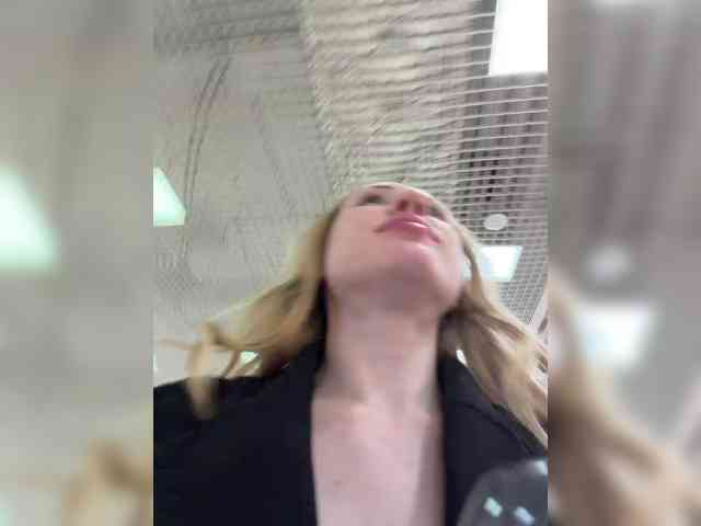 Likachkaa's sex show image