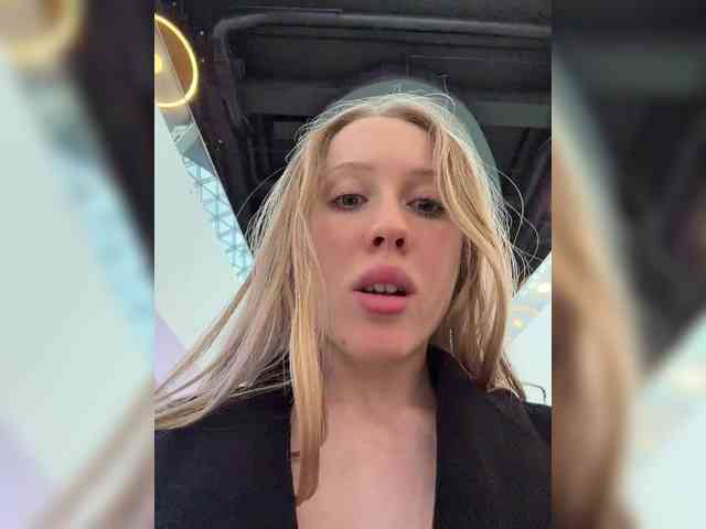 Likachkaa's sex show image