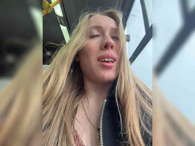 Likachkaa's sex show image