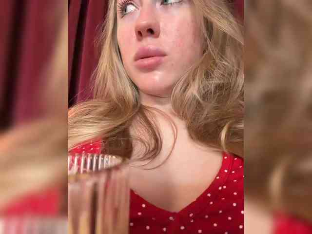 Likachkaa's sex show image