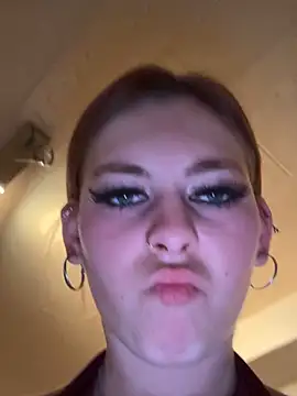 Milli-Kiss's sex show image
