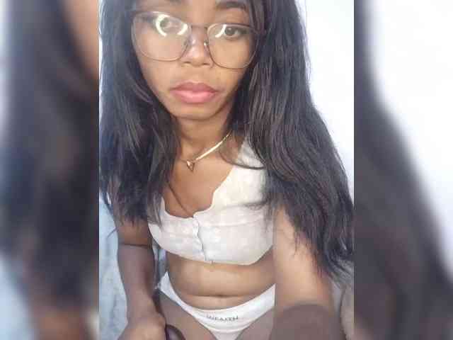 Изображение секс-шоу модели Maella22