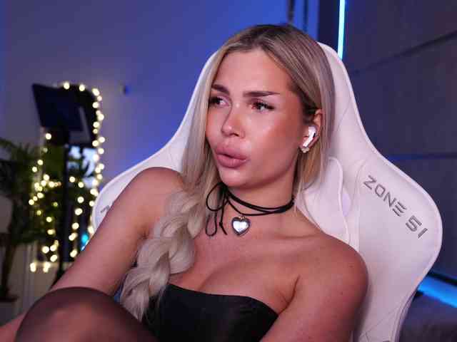 -Dirty-Bitch's sex show image