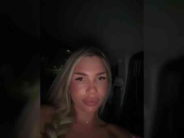 -Dirty-Bitch's sex show image