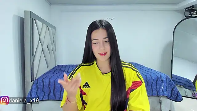 Daniela_x19's sex show image Daniela_x19's sex show image