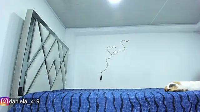 Daniela_x19's sex show image Daniela_x19's sex show image