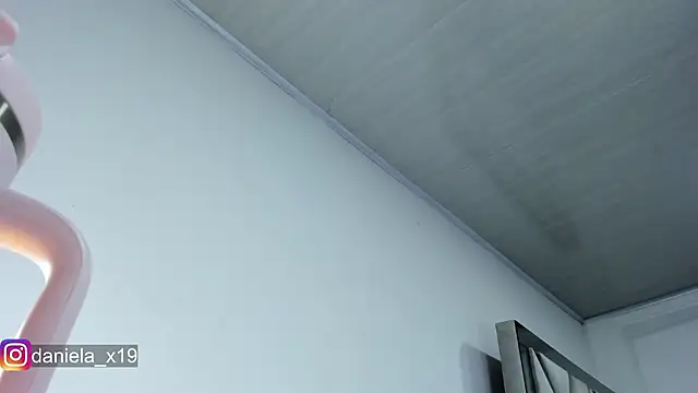 Daniela_x19's sex show image Daniela_x19's sex show image