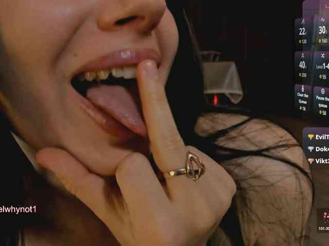 unfamiliar-an's sex show image