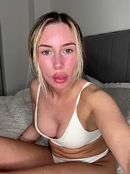 SexySaraxxoo's sex show image SexySaraxxoo's sex show image