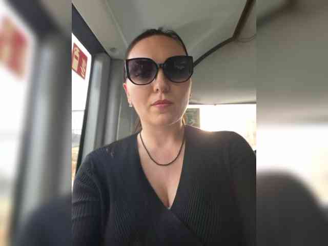 DIVORA's sex show image