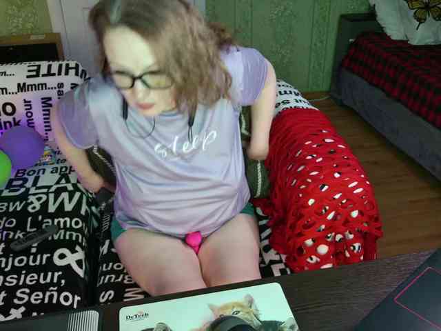 MeganIris's sex show image MeganIris's sex show image