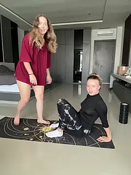 Nura_n_Sarah's sex show image