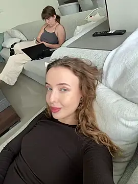 Nura_n_Sarah's sex show image