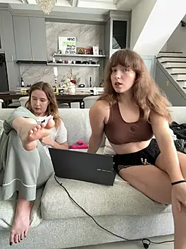 Nura_n_Sarah's sex show image