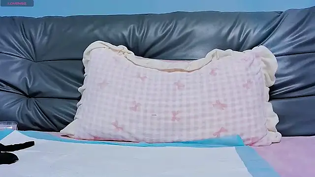 P-Pink's sex show image