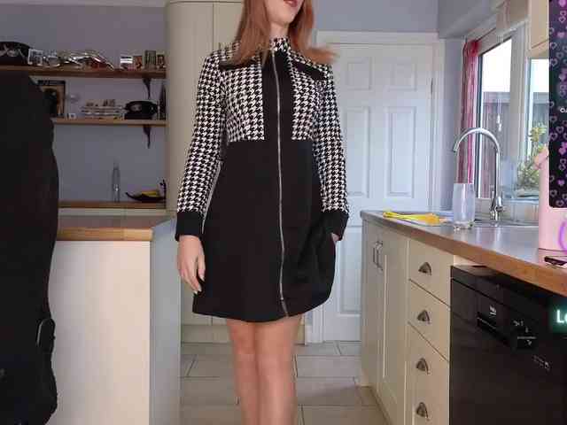 stripmequick's sex show image