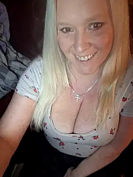 Bouncy-Bella28X's sex show image