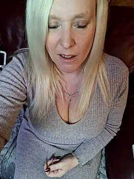 Bouncy-Bella28X's sex show image