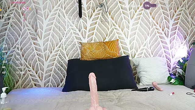 TrophyMilf's sex show image