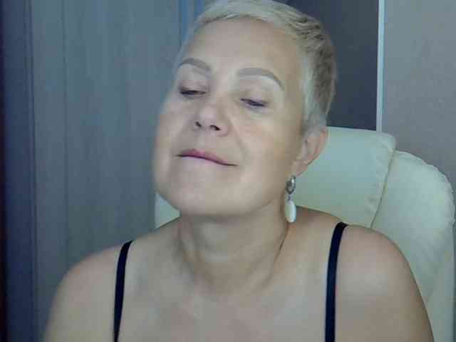 IFannyLove's sex show image