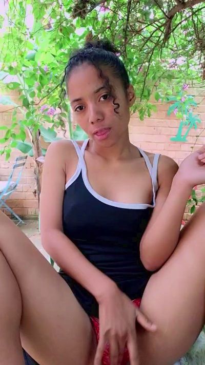 NickiFrenchy's sex show image