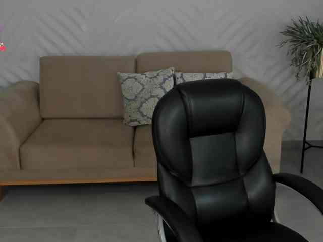 MadelineFox's sex show image