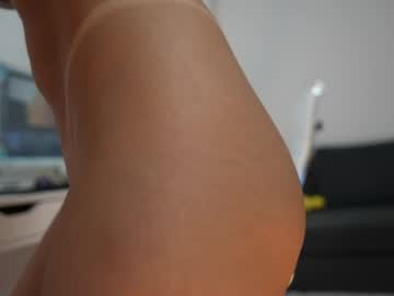 ashley_benson1's sex show image