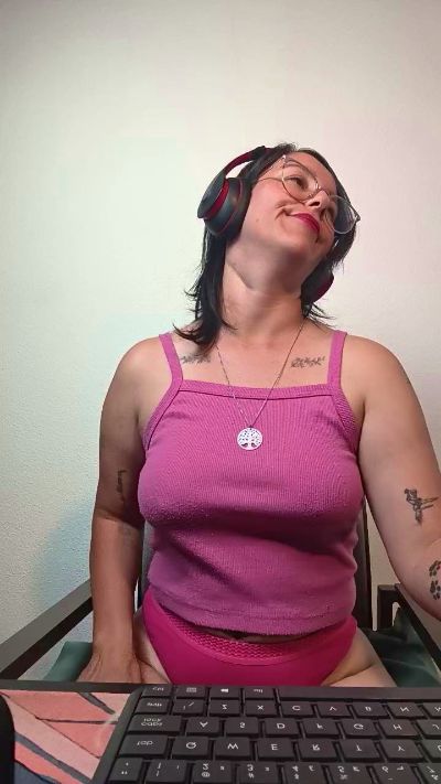 mahina84_'s sex show image