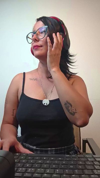 mahina84_'s sex show image