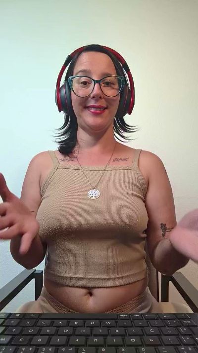 mahina84_'s sex show image