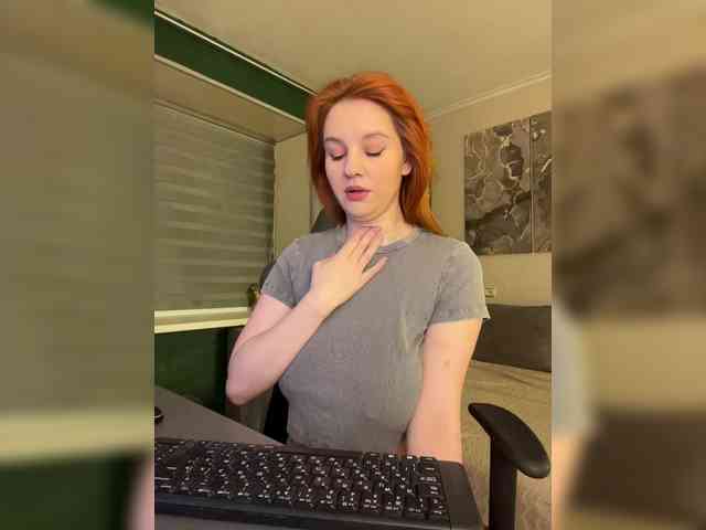 Изображение секс-шоу модели Aariella Изображение секс-шоу модели Aariella