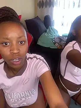 SexyPetitex25's sex show image SexyPetitex25's sex show image