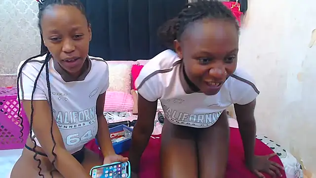 SexyPetitex25's sex show image SexyPetitex25's sex show image