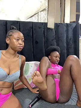 SexyPetitex25's sex show image