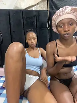 SexyPetitex25's sex show image