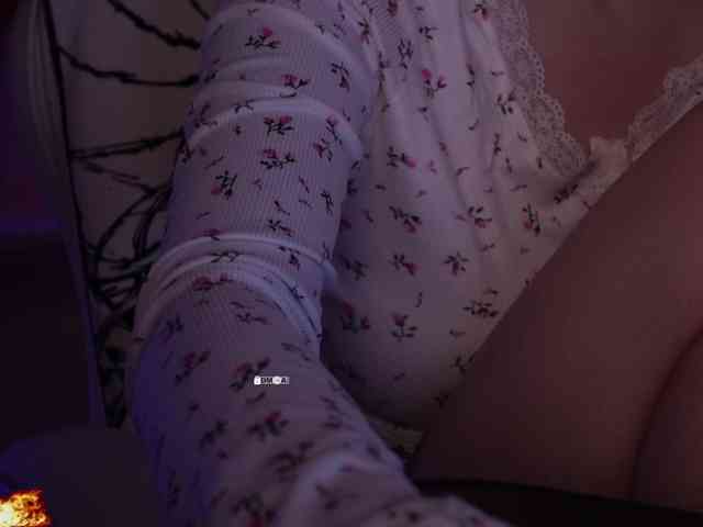 your-red-wine's sex show image