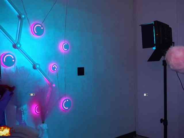 your-red-wine's sex show image