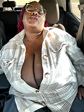 SexyHugeblackTitties's sex show image